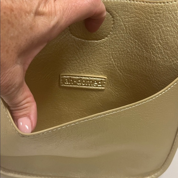 Ah-Dorned Gold Crossbody Bag with Black adjustable Strap / preowned - Picture 3 of 13